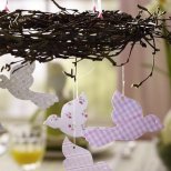 Великденски декор - гнездо над трапезата