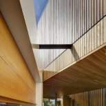 Къща в австралия - дървен бар масив
