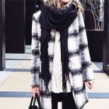 Карирано палто в черно и бяло за зима 2015