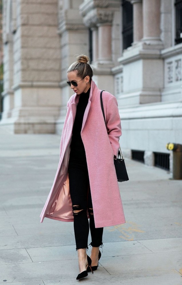 Дълго и стипно розово палто