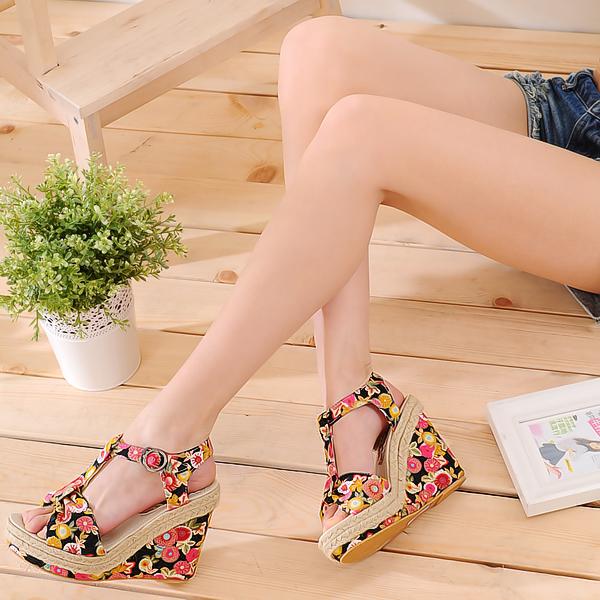 Флорални сандали с платформа 2013