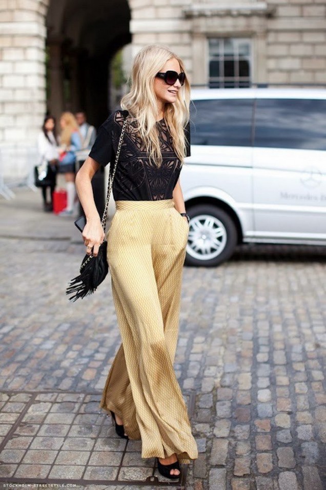 Комбинация широк златен панталон с черна блуза пролет 2016
