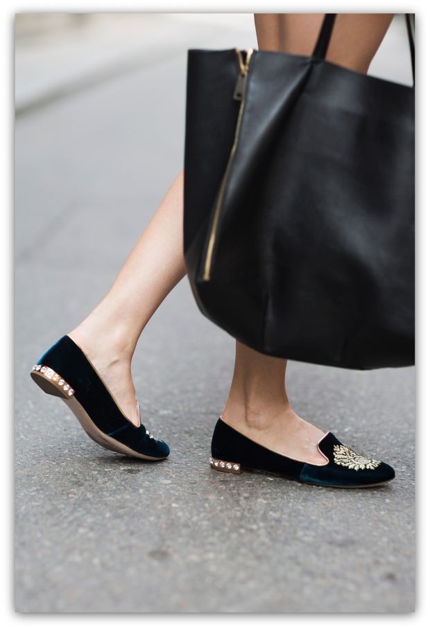 Стилни черни ниски обувки със златно пролет 2016