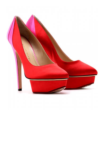 Charlotte Olympia Сатенени обувки в червено