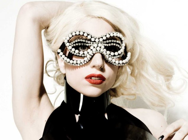 Лейди Гага с очила