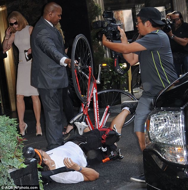 Никол Кидман инцидент пред хотела
