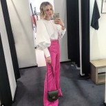 Модерни цикламени широки панталони в комбинация с блуза с широк ръкав